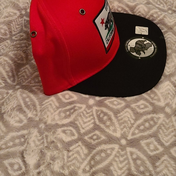 Hat - Picture 3 of 3